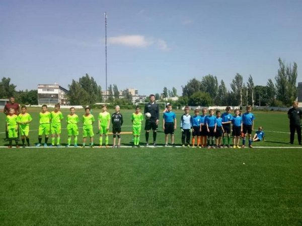 Угледарские футболисты завоевали право бороться за чемпионство