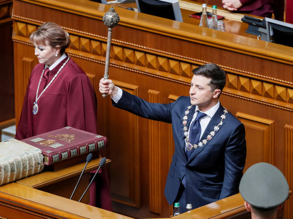 Владимир Зеленский объявил о намерении распустить Верховную Раду