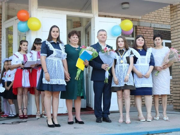 В школах Марьинского района прозвенел последний звонок