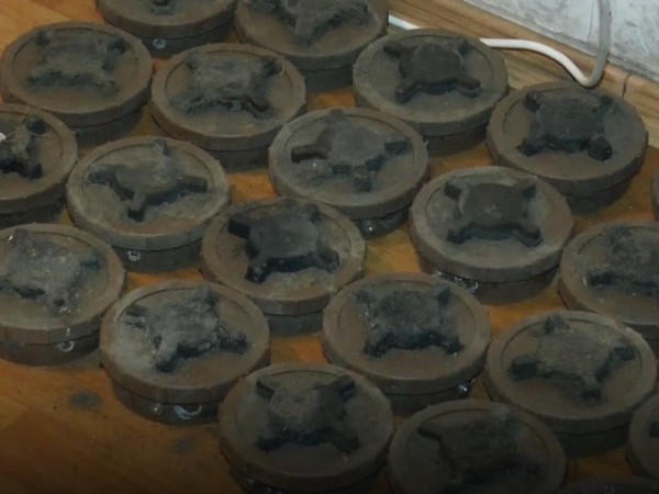 В районе Марьинки под покровом ночи обезвредили вражеское минное поле