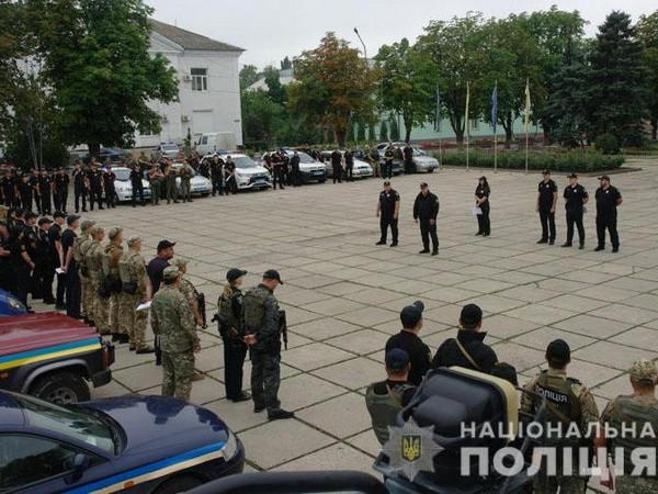 Полицейские провели масштабную отработку Марьинского района