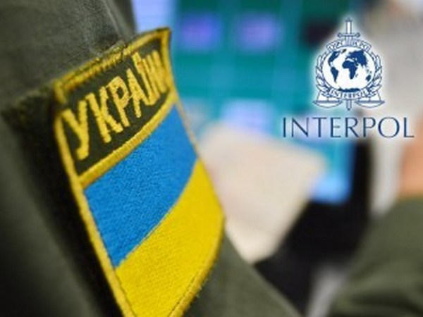 КПВВ «Марьинка» пытались пересечь на автомобиле, который находится в розыске Интерпола