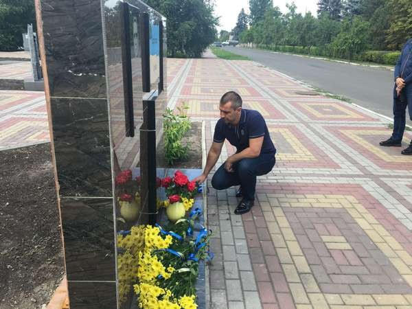 В Великой Новоселке почтили память погибшего героя АТО