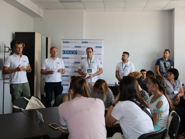 Представители ОБСЕ провели встречу с жителями прифронтовой Марьинки