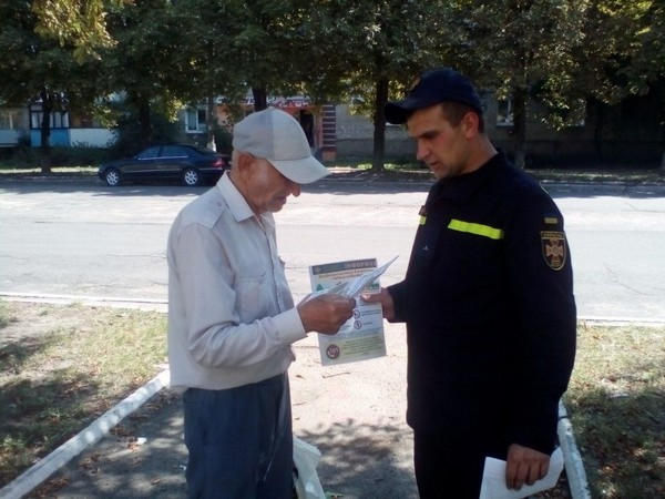Жителям прифронтовой Марьинки рассказали, как распознать взрывные устройства