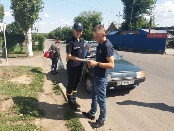 Жителей Курахово учат различать боеприпасы