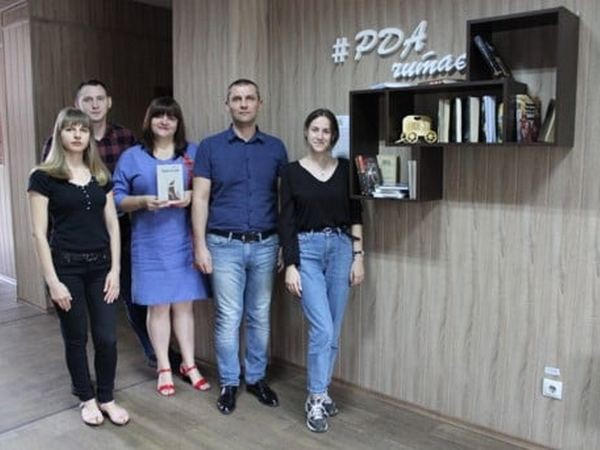 В Великой Новоселке появилась первая библиотека с открытым доступом