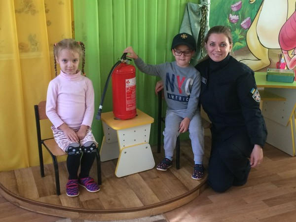 В Угледаре к воспитанникам детского сада пришли спасатели