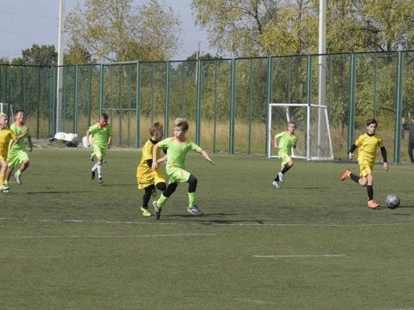 Очередной тур Чемпионата области принес угледарским футболистам победу и поражение