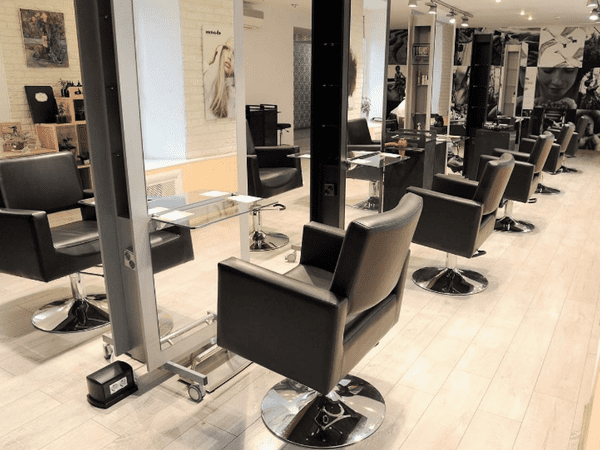 Современные парикмахерские кресла в салон