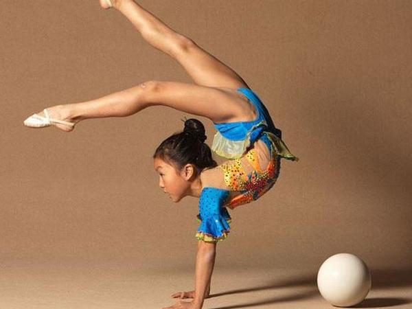 Художественная гимнастика - польза для девочек