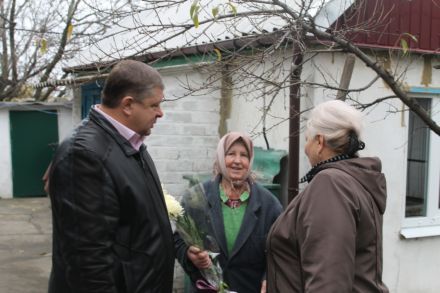 Роман Гаврин посетил женщину-ветерана из Курахово (фото)