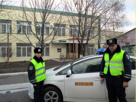 В Марьинке правоохранители "ограбили" банк (фото)
