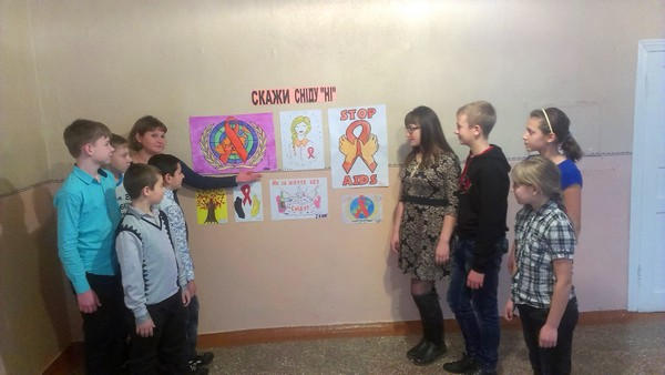 Школьникам Марьинского района рассказали о СПИДе