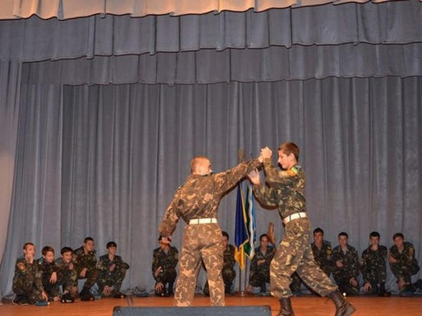 В Курахово в военно-спортивном конкурсе сошлись «Патриот» и «Орел»