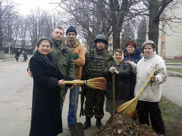 Полицейские помогли навести порядок на улицах Марьинки, Красногоровки и Курахово