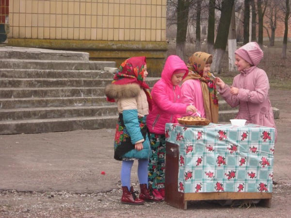В Марьинском районе весело и ярко попрощались с зимой