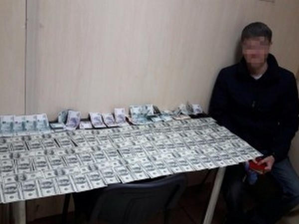 Через пункт пропуска «Марьинка» пытались провезти в «ДНР» огромную сумму денег