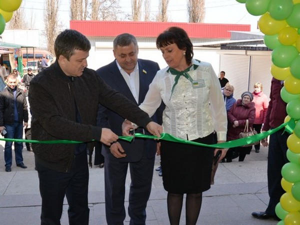 Благодаря помощи народного депутата в Курахово открылось новое отделение «Ощадбанка»