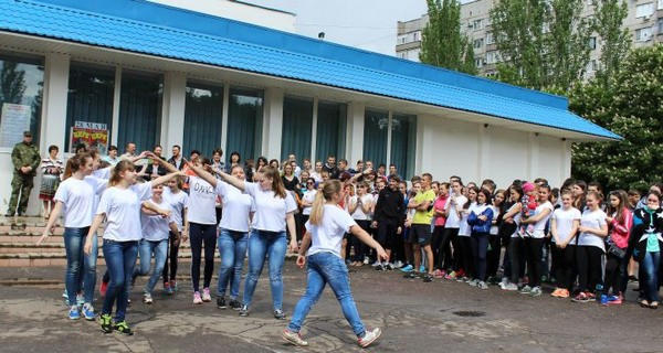 В Угледаре прошел традиционный спортивный праздник школьников