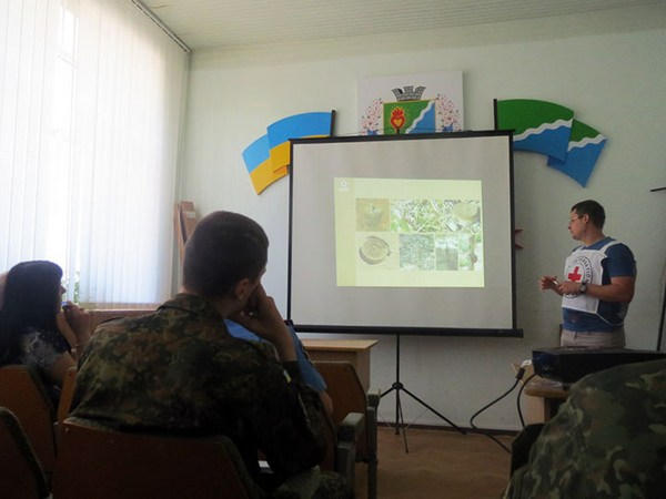 Марьинских полицейских учили минной безопасности