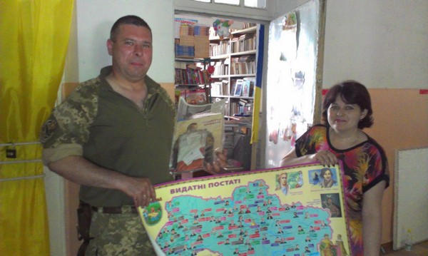 Красногоровка и Марьинка получили подарки от военных