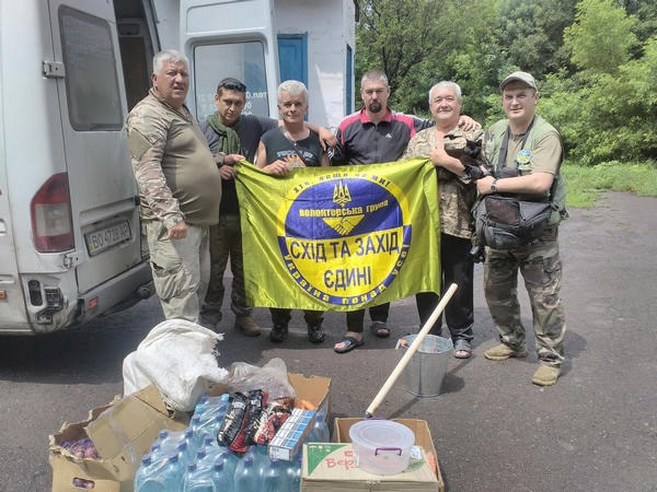 Военные доставили гуманитарную помощь в Марьинку и Красногоровку