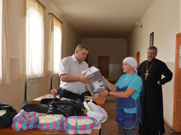 В Марьинском районе забытые детьми и государством старики нуждаются в помощи