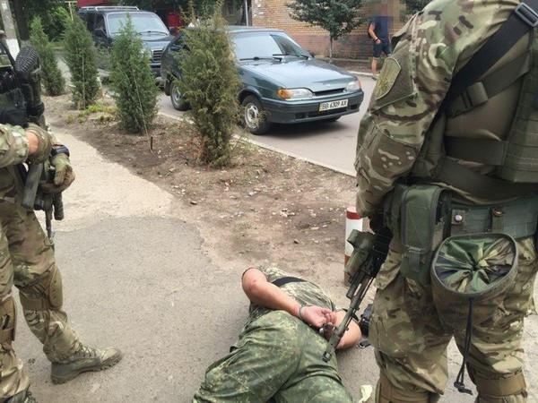 Майор Марьинского отдела полиции брал взятки прямо возле здания райотдела