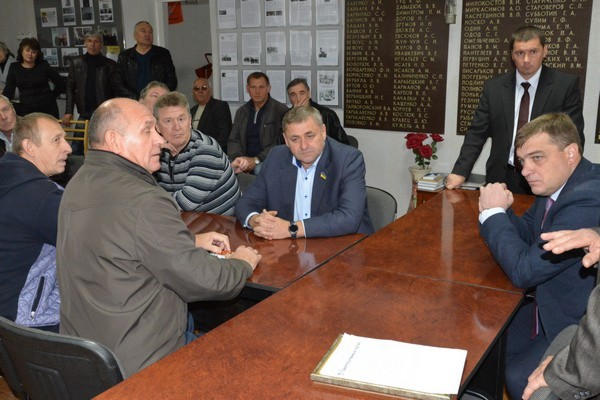 Народный депутат с рабочим визитом посетил объекты социальной сферы Угледара