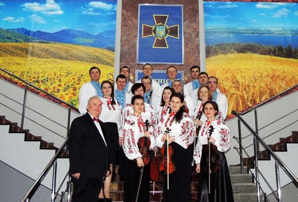Жителям прифронтовых Марьинки и Красногоровки подарят праздничный концерт