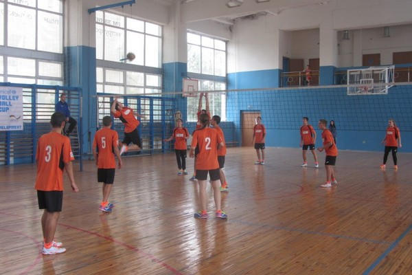 В Курахово прошел турнир по волейболу среди школьников «UNICEF Volleyball Cup»