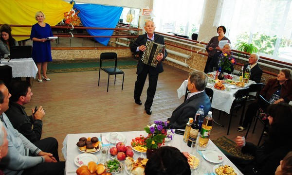 Как жители Марьинского района отметили День пожилого человека