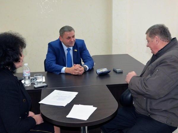 Народный депутат Украины Сергей Сажко провел личный прием граждан в Угледаре