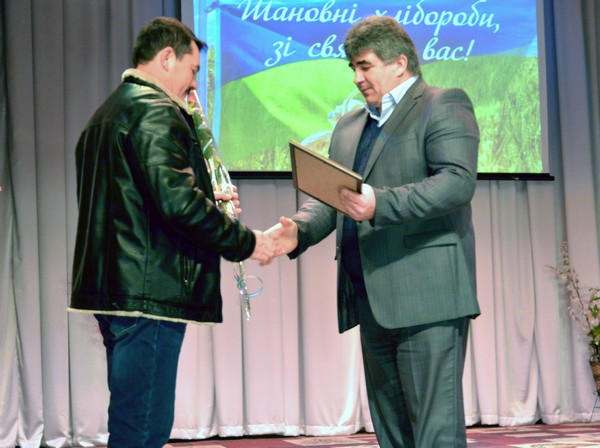 Народный депутат поздравил аграриев округа с профессиональным праздником