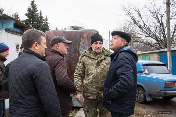 В Марьинке Жебривский проинспектировал ход восстановления домов, разрушенных войной