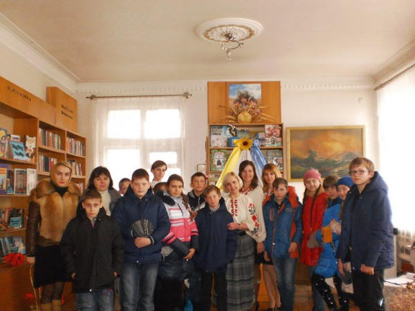 В Марьинке отпраздновали День украинского языка