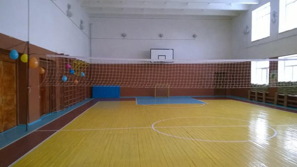 В Марьинской школе торжественно открыли спортзал и новый компьютерный класс