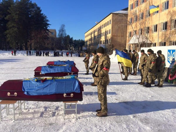 Военных, погибших вблизи Красногоровки, провели в последний путь