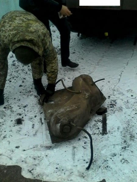 Из Курахово в оккупированный Донецк в топливном баке автомобиля пытались провезти спирт