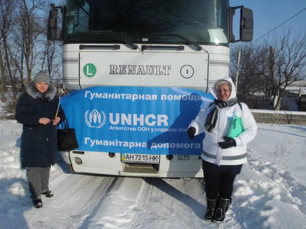 Волонтеры не дают замерзнуть жителям прифронтовой Красногоровки