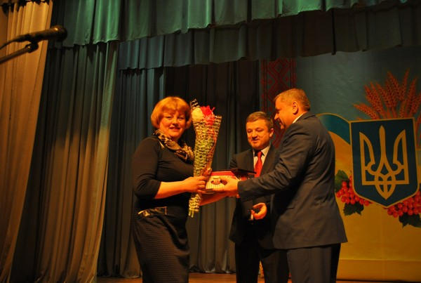 В Курахово состоялось торжественное заседание «Клуба доярок-шеститысячниц»