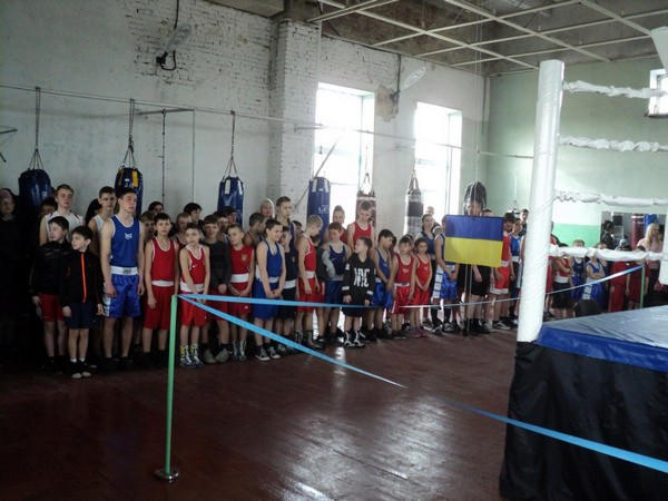 В прифронтовой Марьинке прошел Открытый областной турнир по боксу