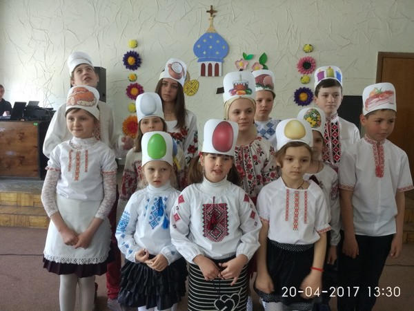 Жителям Марьинки подарили театрально-музыкальный спектакль «Пасха»
