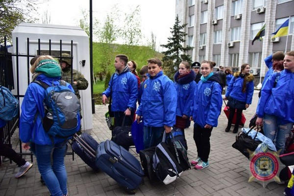 Дети из Красногоровки и Марьинки отправились в «гости» к Геннадию Москалю