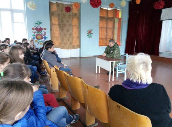 Школьникам Марьинского района рассказали, как выжить во время войны