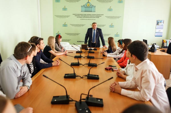 Школьники из Марьинского района заглянули в кулуары Верховной Рады