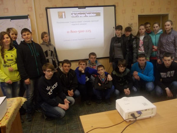 Школьникам Марьинского района рассказали, как не попасть в рабство