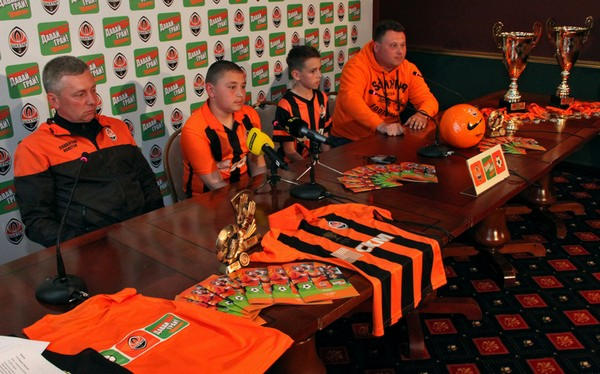 Футболисты из Курахово начали борьбу за победу на турнире «Давай, Играй» в Киеве