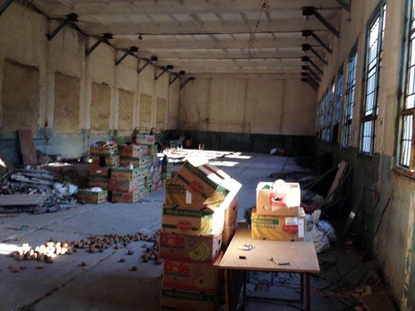 В Курахово подростки обокрали склад с гуманитарной помощью